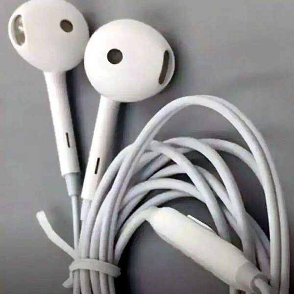 Branded High Quality Handsfree Earphones with Amazing Bass great for PUBG Gaming - Image 4
